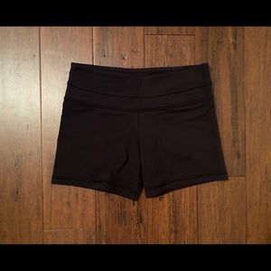 LULULEMON booty shorts